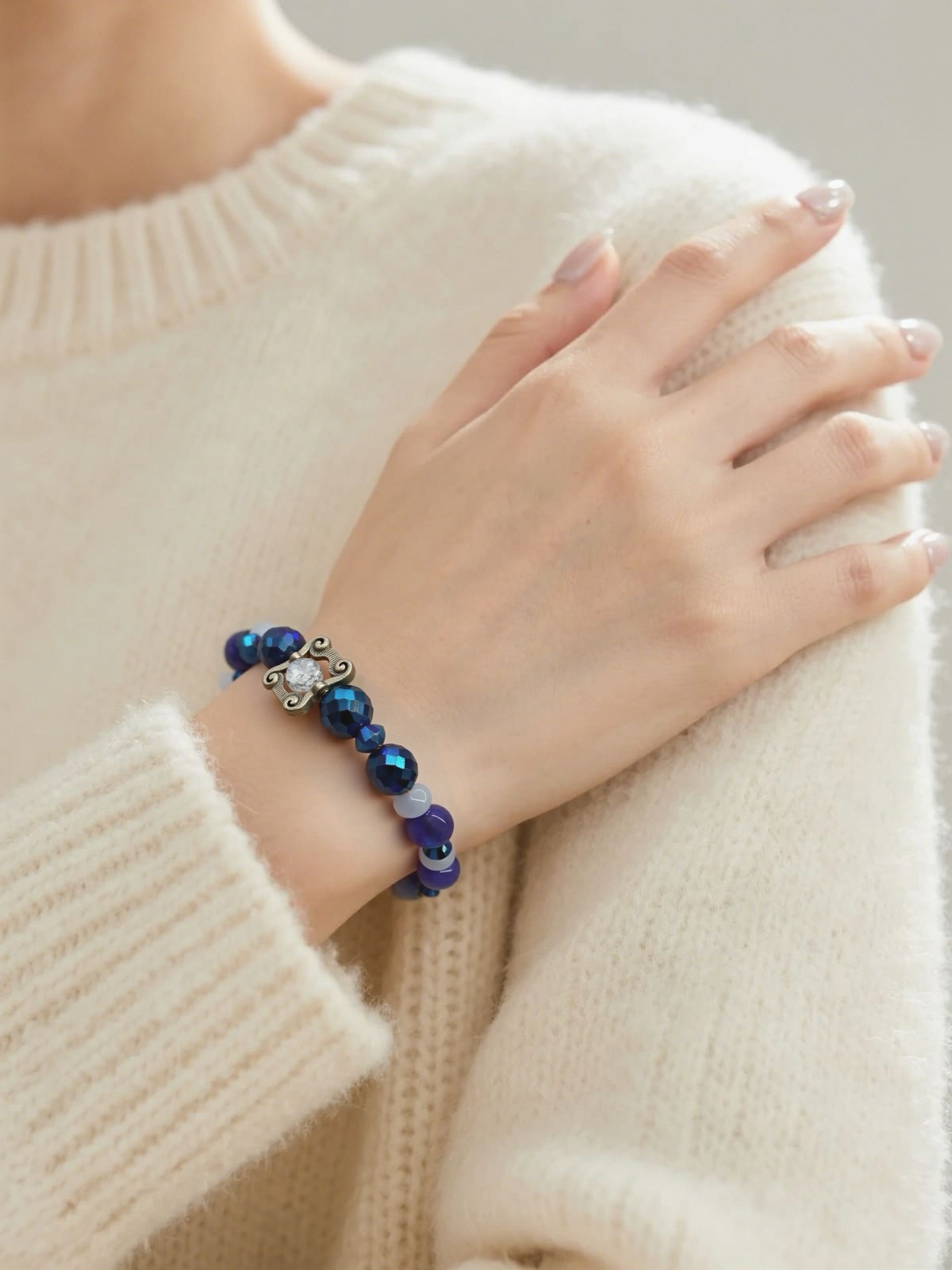 Perfect blue beaded bracelet