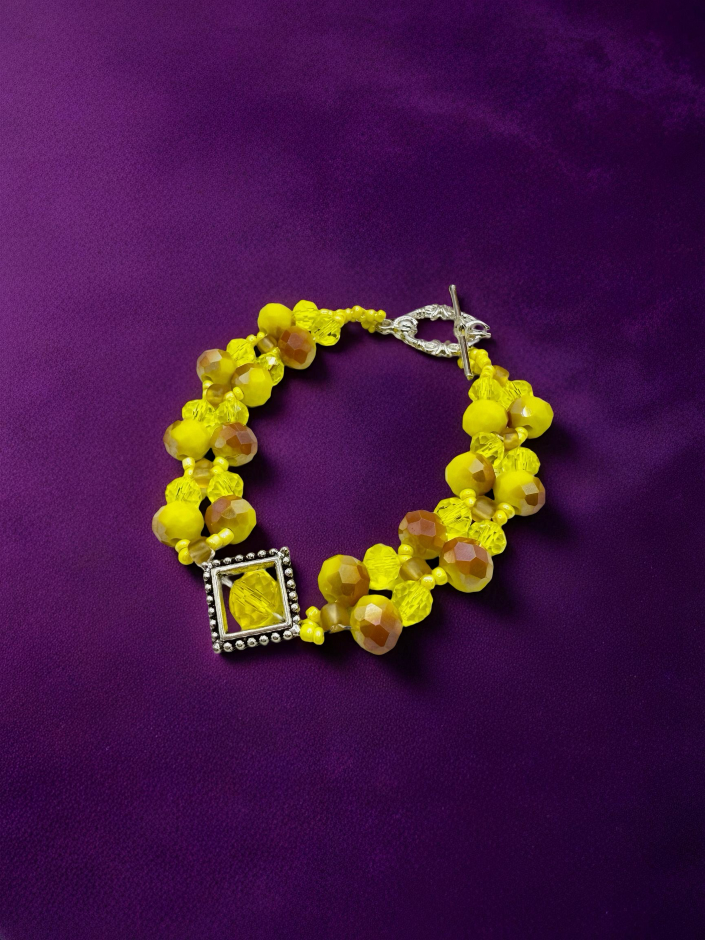 Joyful Yellow glass beads charming bracelet
