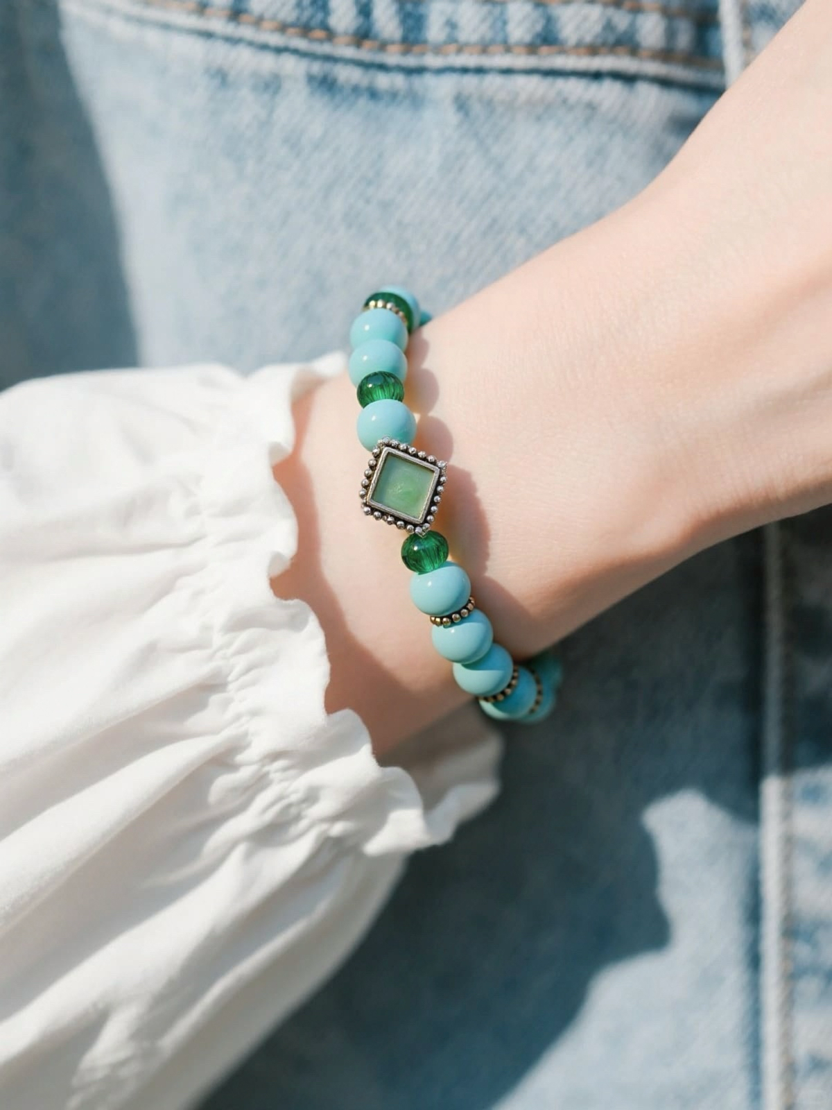 Turquoise flower and leaf charms beaded bracelet