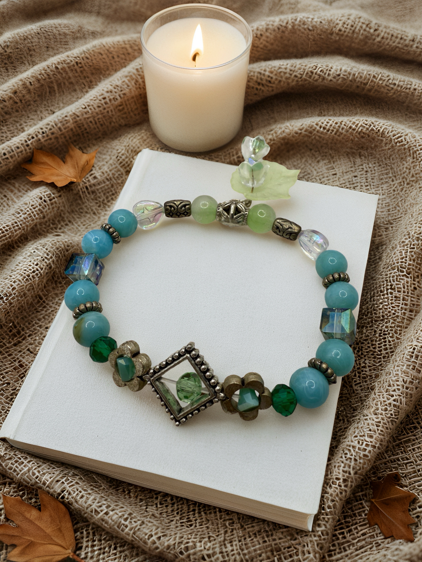 Turquoise flower and leaf charms beaded bracelet